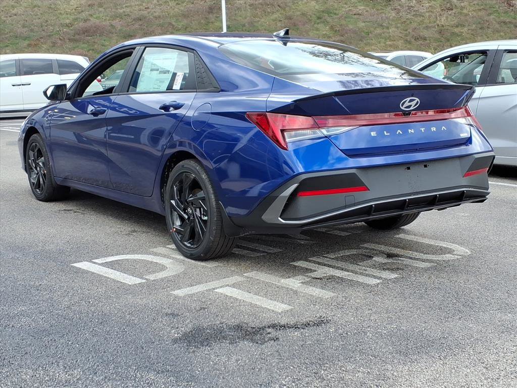 2026 Hyundai Elantra Hybrid SEL Sport photo 3