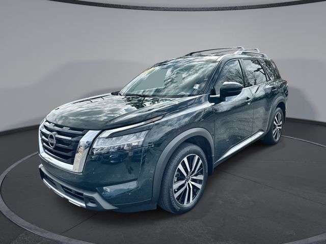 2023 Nissan Pathfinder Platinum's photo