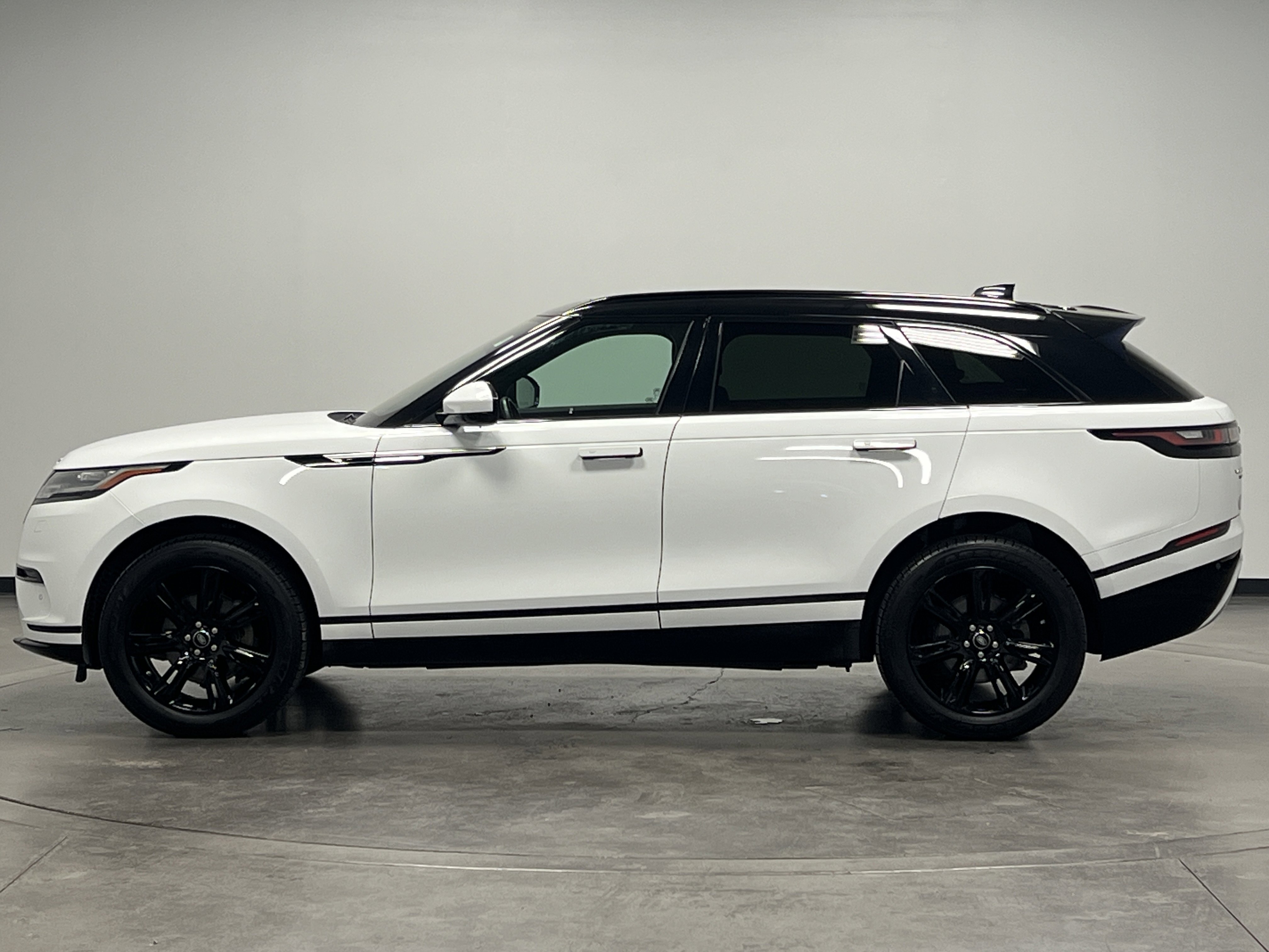 2020 Land Rover Range Rover Velar S photo 3