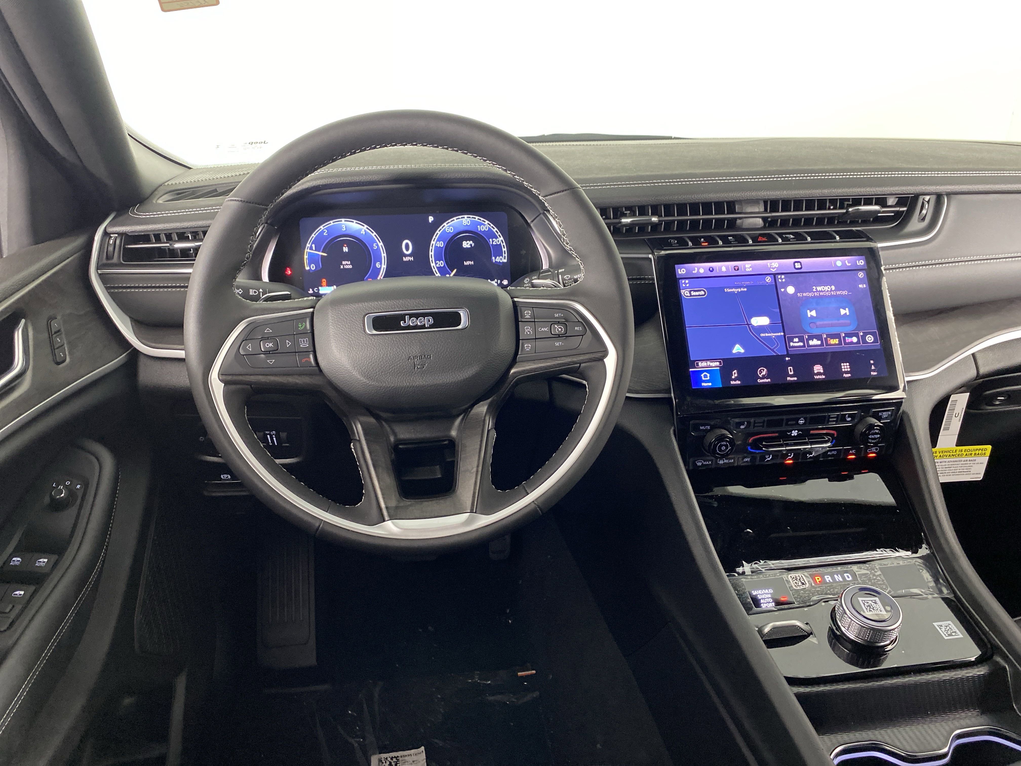 2025 Jeep Grand Cherokee Limited photo 4
