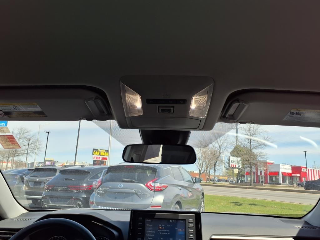 2022 Toyota RAV4 XLE photo 14