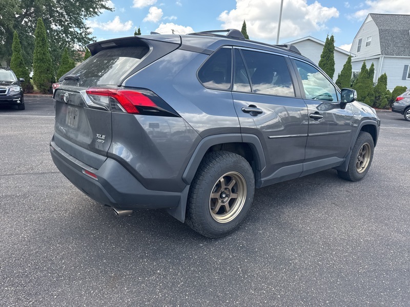 2020 Toyota RAV4 XLE Sport photo 4