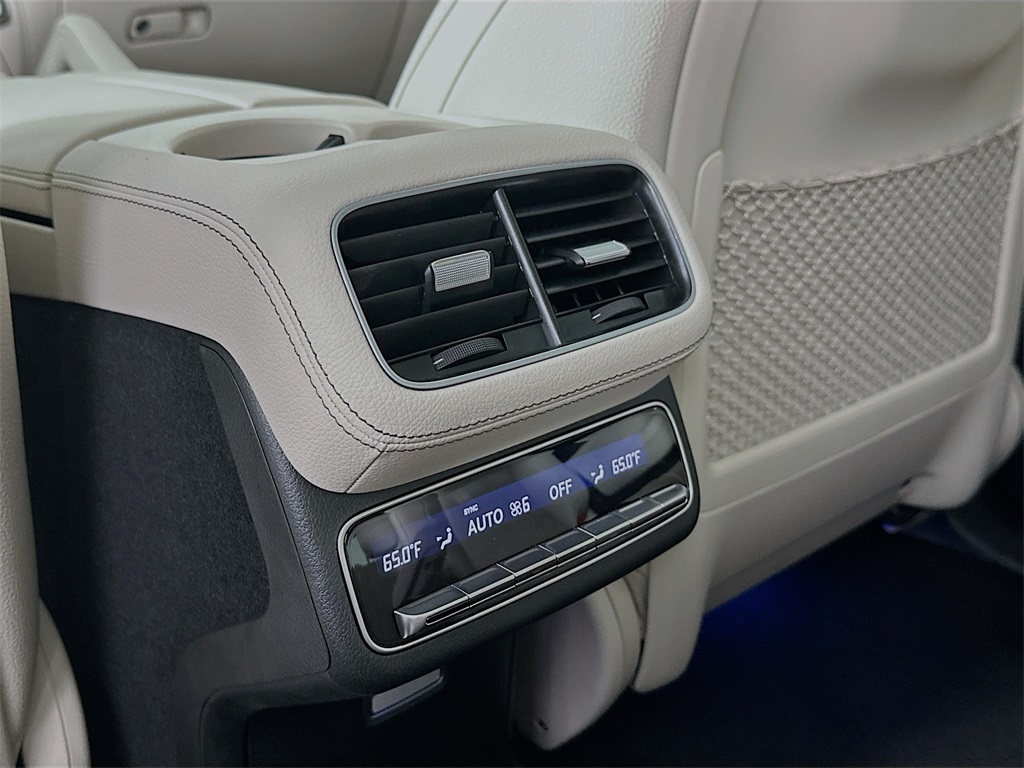 2026 Mercedes Benz GLA 580 4MATIC photo 23