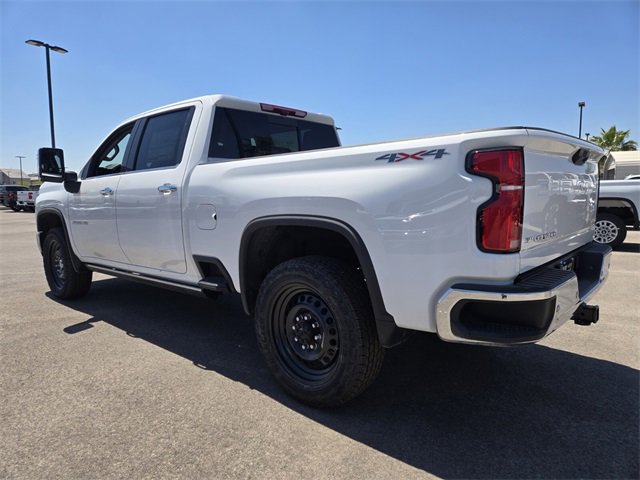 2025 Chevrolet Silverado 2500HD LTZ photo 3