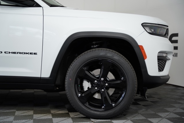 2025 Jeep Grand Cherokee Limited photo 36