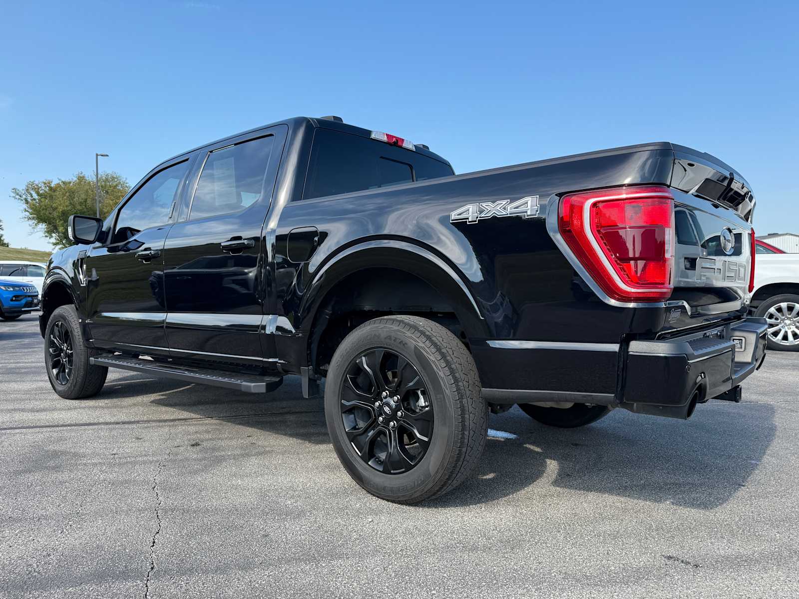 2023 Ford F-150 XLT photo 7