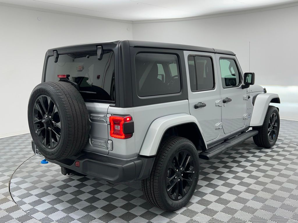 2023 Jeep Wrangler Sahara 4xe photo 4
