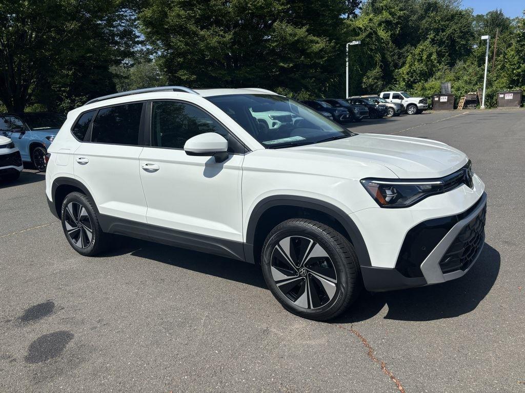 2025 Volkswagen Taos SE photo 6