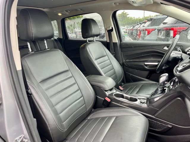 2016 Ford Escape Titanium photo 17