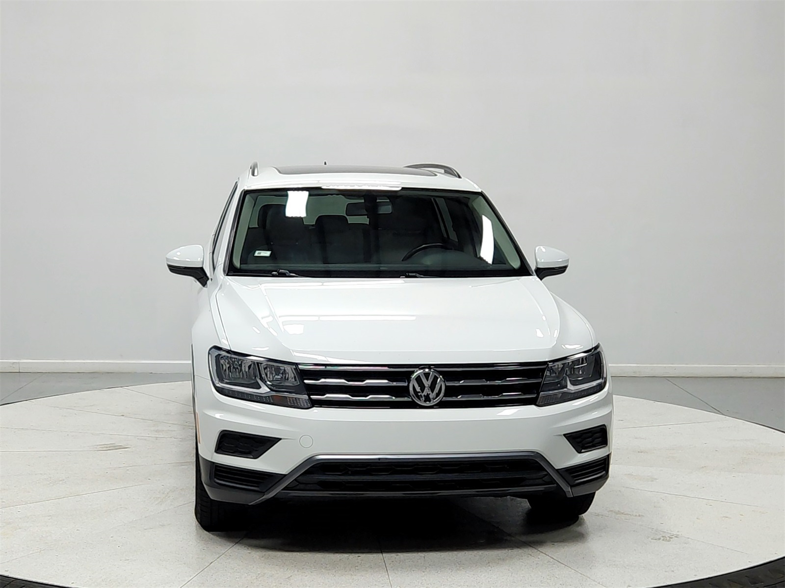 2019 Volkswagen Tiguan SE photo 2