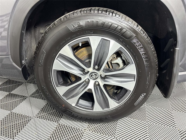 2024 Toyota Highlander XLE photo 23