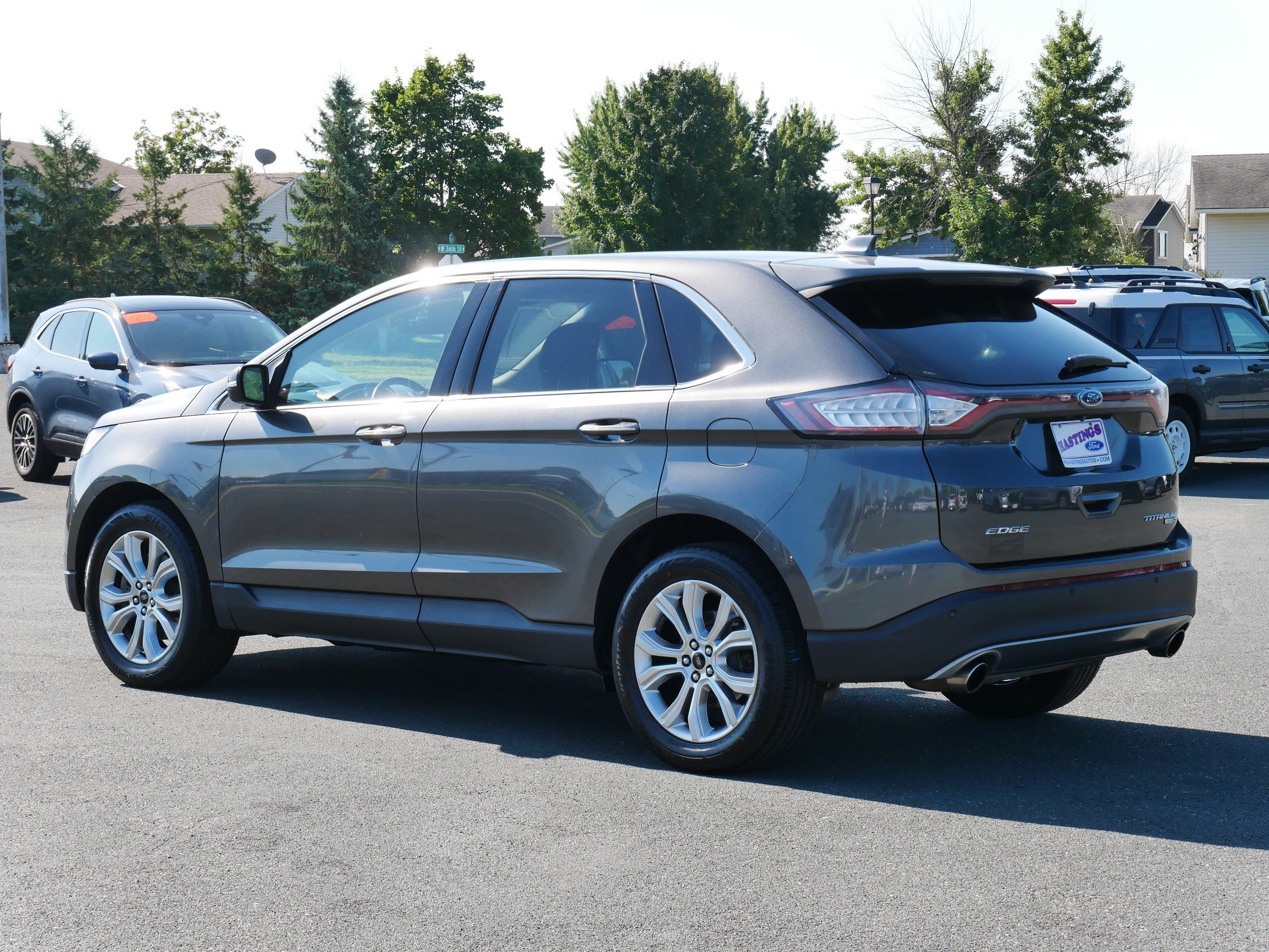 2016 Ford Edge Titanium photo 2