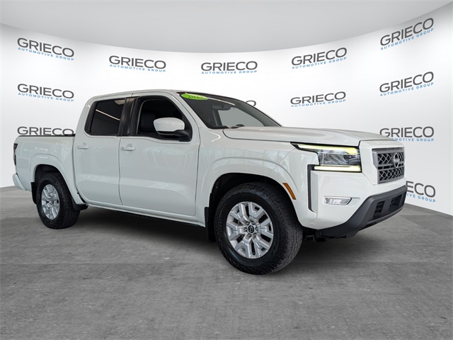 2022 Nissan Frontier SV's photo