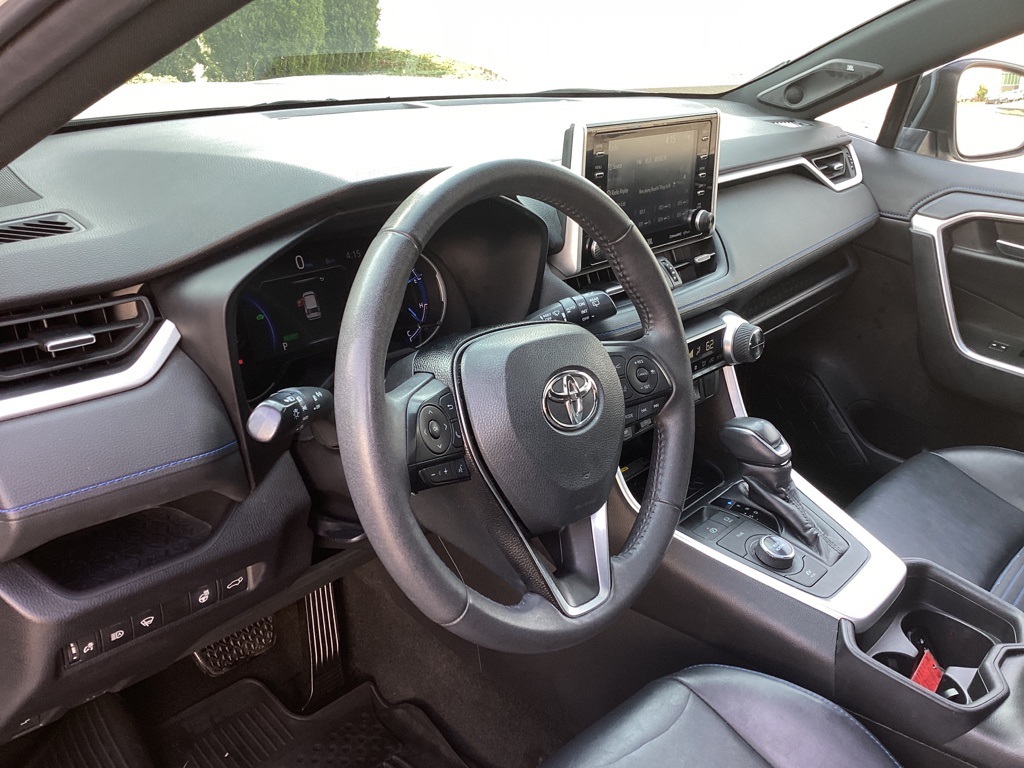 2020 Toyota RAV4 Hybrid XSE photo 10