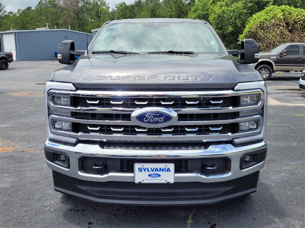 2025 Ford F-250 Lariat photo 2