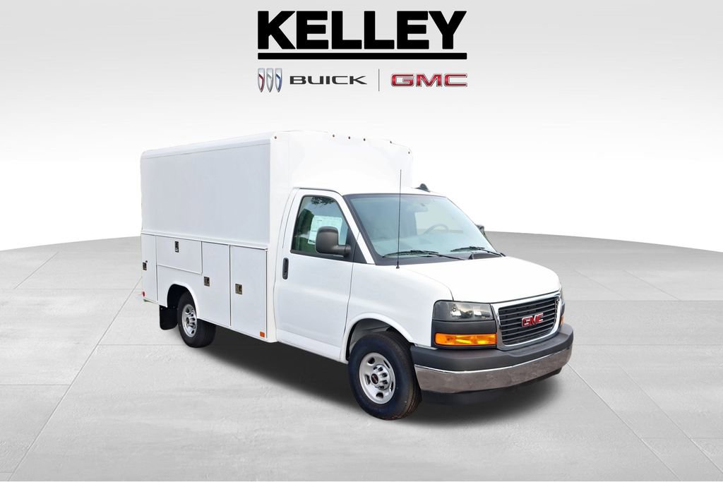 2025 GMC Savana Cutaway Work Van's photo