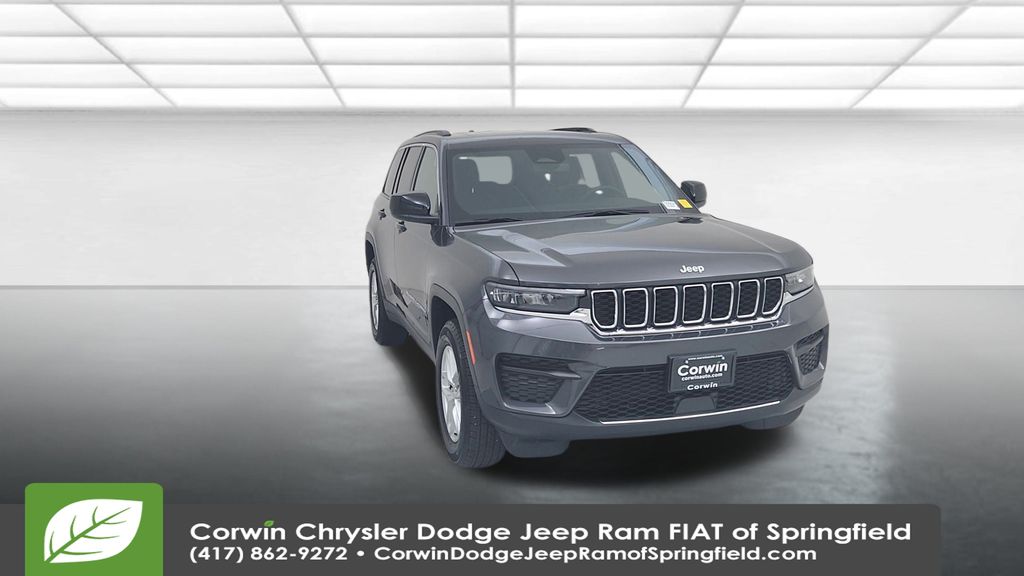 2024 Jeep Grand Cherokee Laredo photo 4