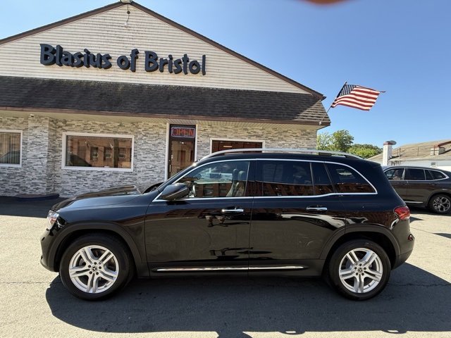 2022 Mercedes Benz GLB 250 4MATIC photo 2