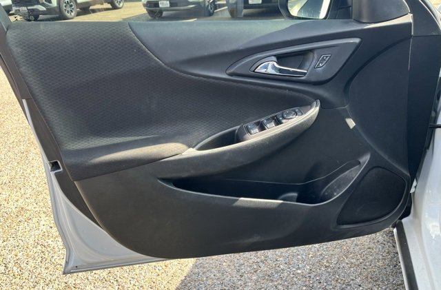 2023 Chevrolet Malibu LS photo 11