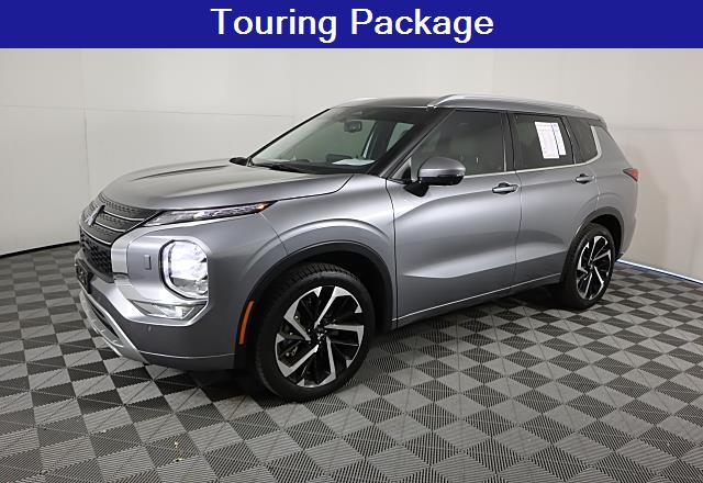 2023 Mitsubishi Outlander SEL's photo