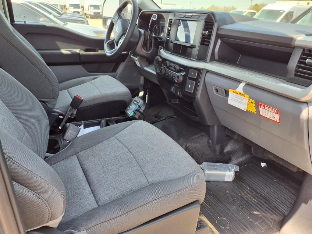 2024 Ford F-450 photo 18