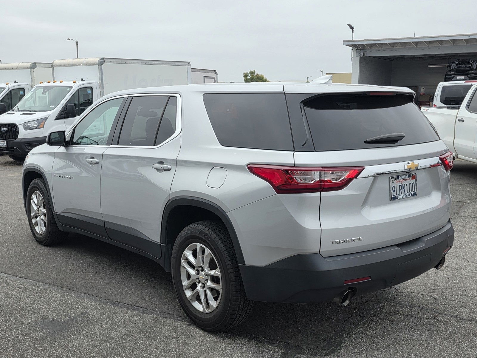 2019 Chevrolet Traverse LS photo 3