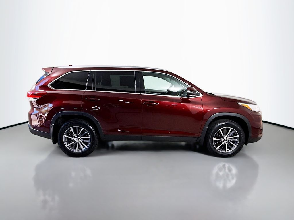 2019 Toyota Highlander XLE photo 13