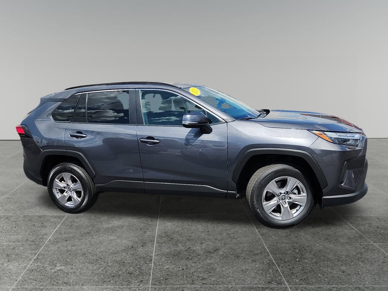 2023 Toyota RAV4 XLE photo 7