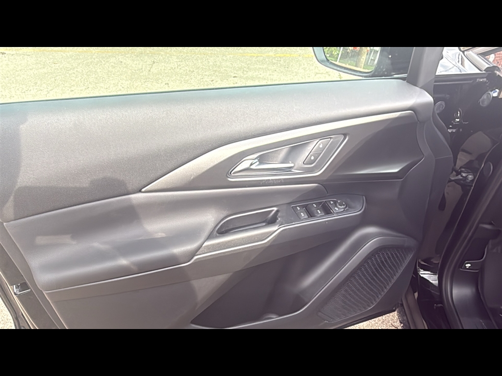 2026 Chevrolet Equinox EV 1LT photo 4