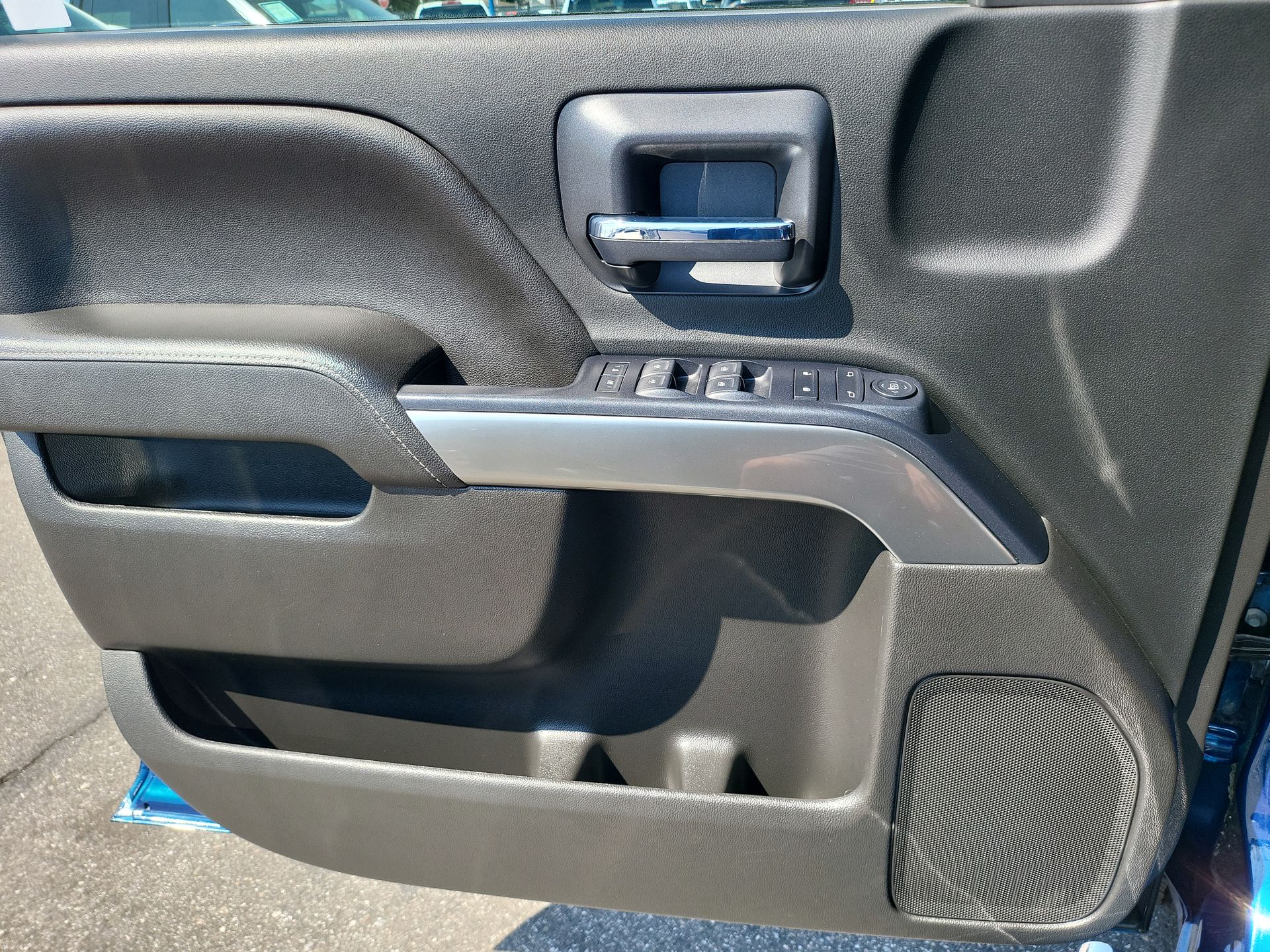 2018 Chevrolet Silverado 1500 LT photo 12