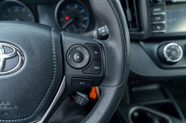 2017 Toyota RAV4 LE photo 22