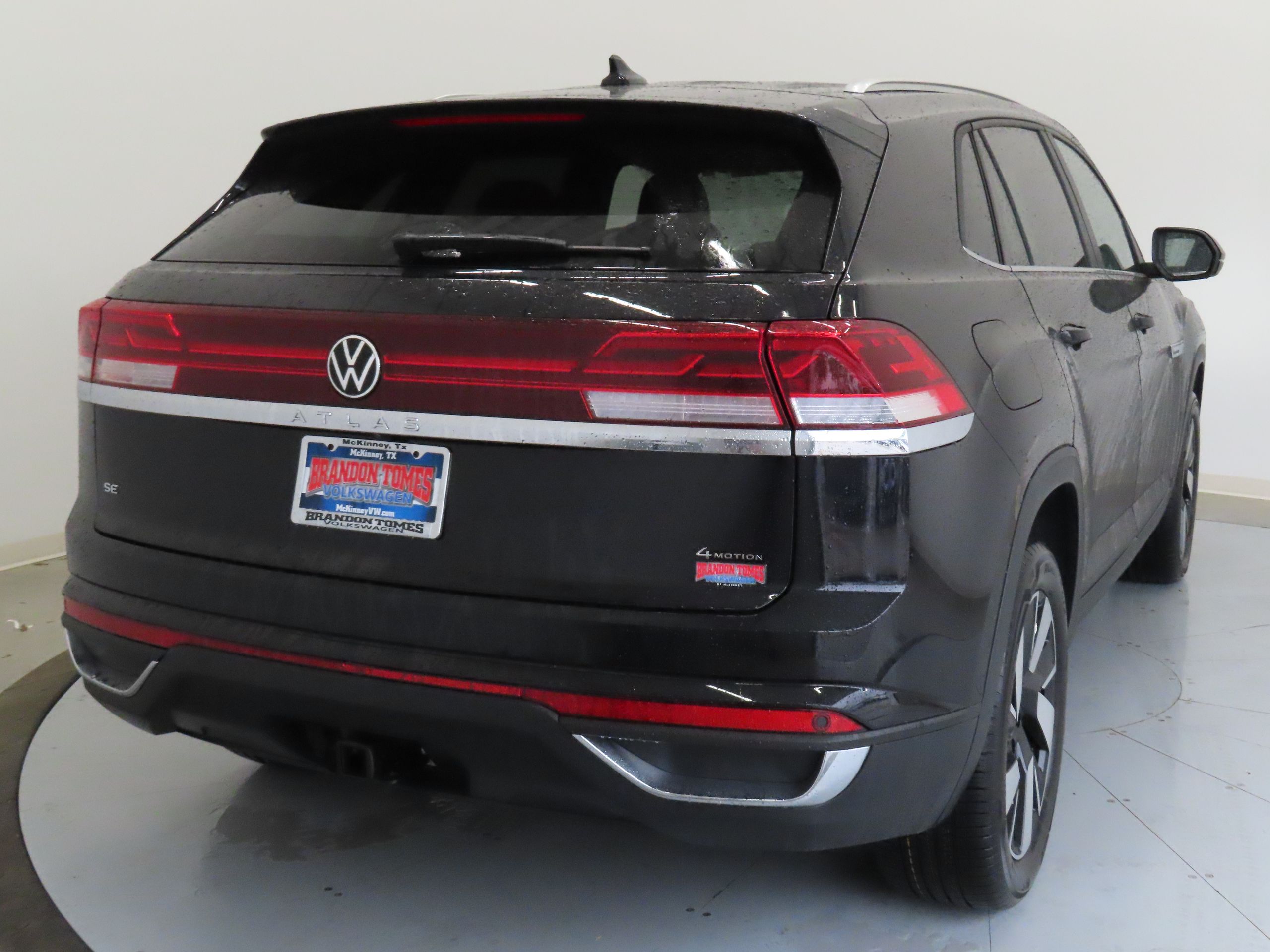 2025 Volkswagen Atlas Cross Sport SE Technology photo 3