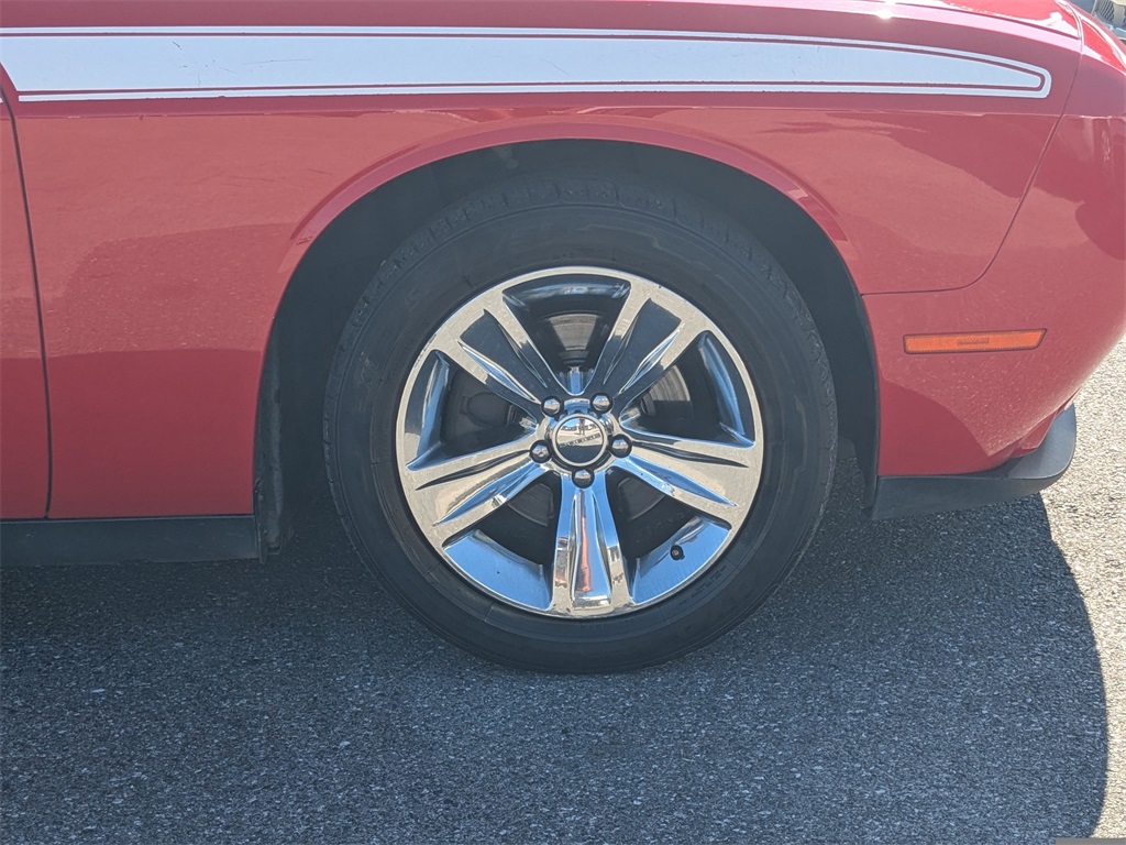 2016 Dodge Challenger SXT photo 11