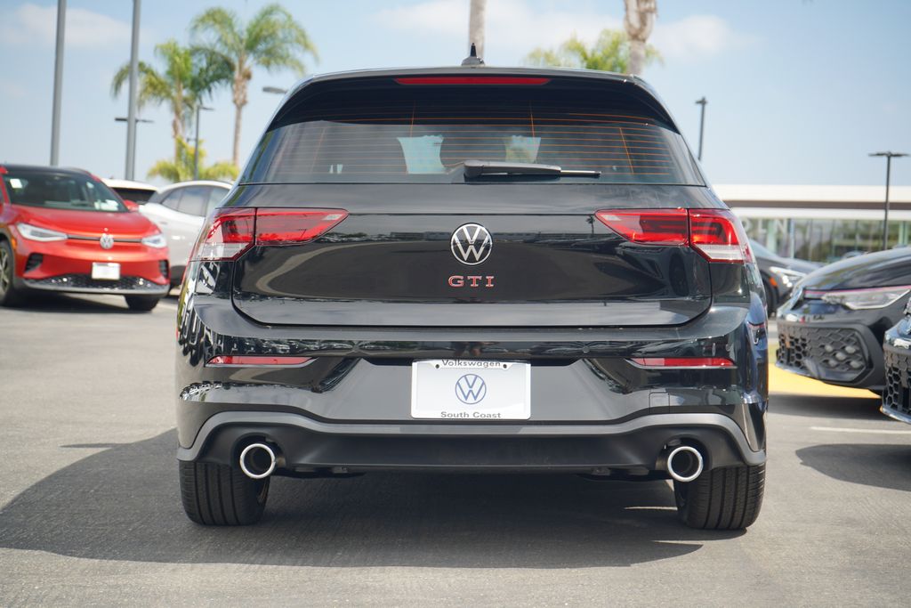2025 Volkswagen Golf GTI SE photo 4