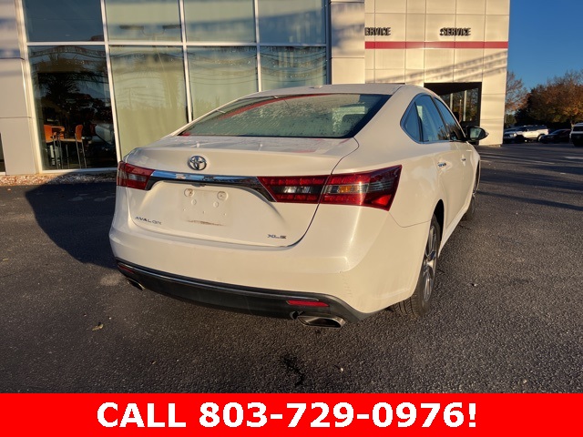 2016 Toyota Avalon XLE photo 2