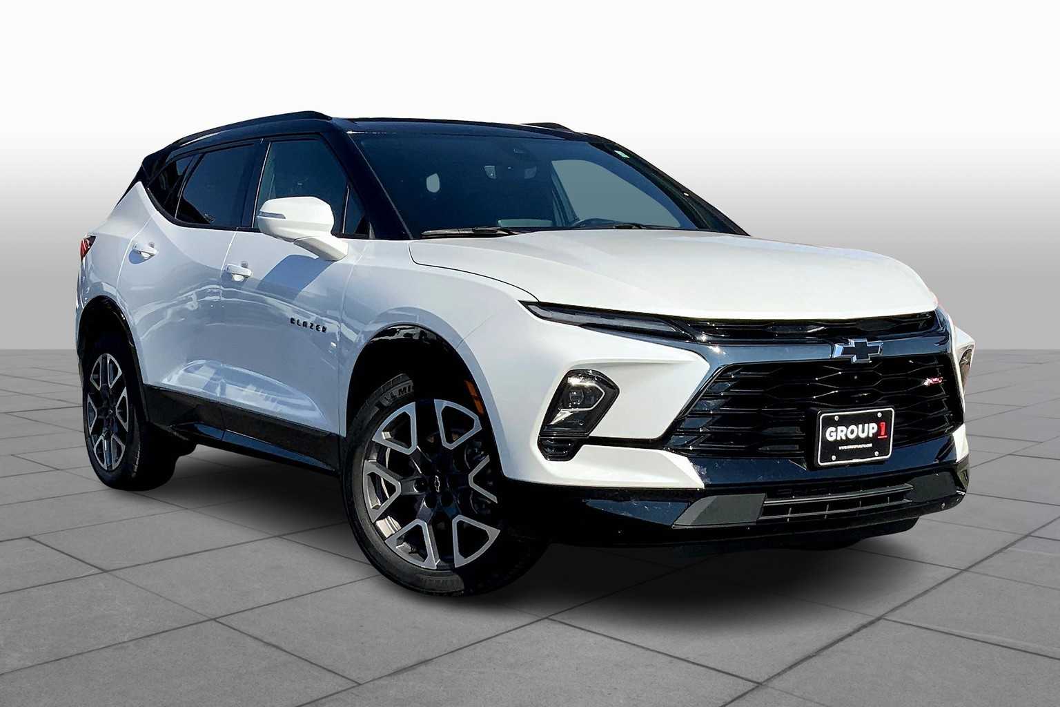 2023 Chevrolet Blazer RS photo 2