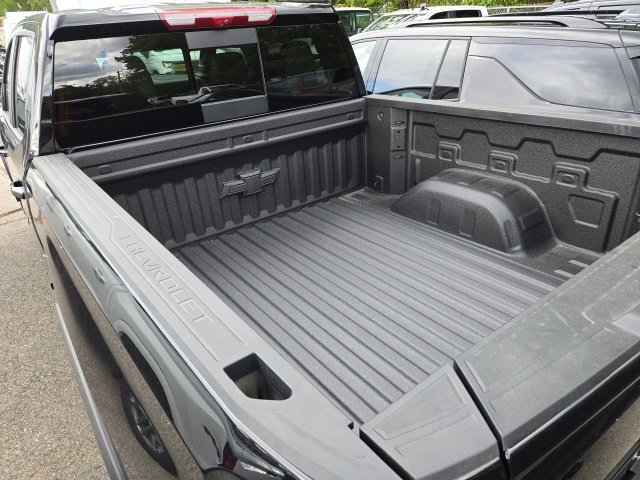 2026 Chevrolet Silverado ZR2 photo 4