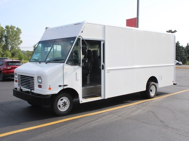 2024 Ford E-450 photo 3