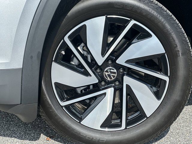2025 Volkswagen Atlas SE Technology photo 2