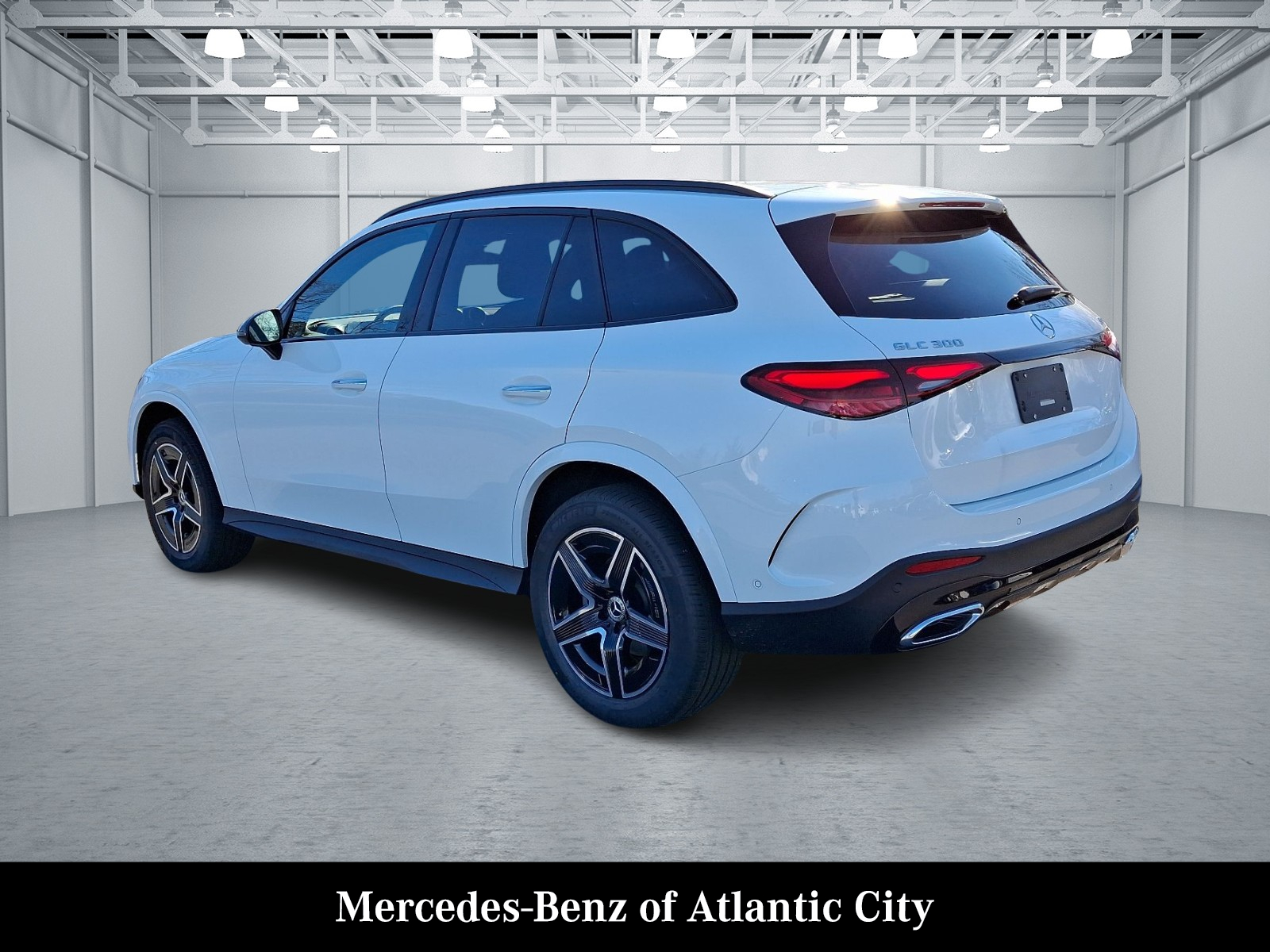 2025 Mercedes Benz GLC 300 4MATIC photo 3