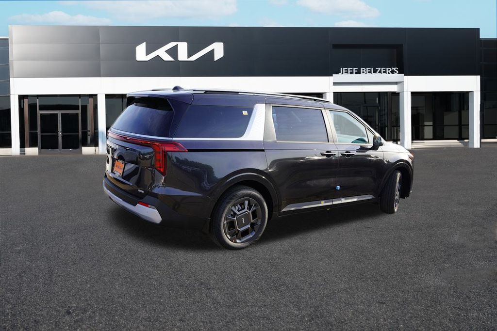 2026 Kia Carnival EX photo 3