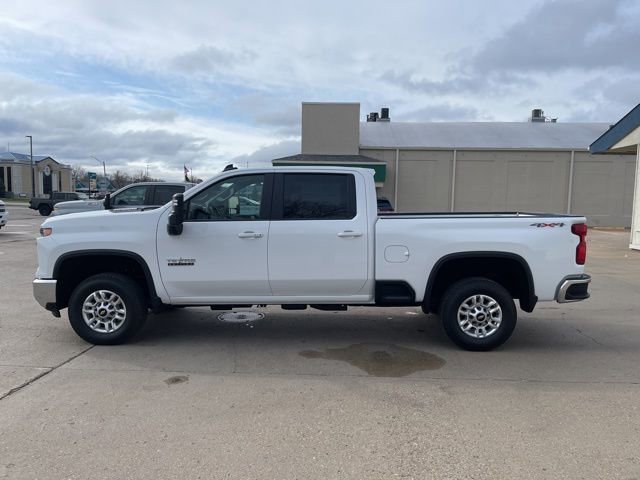 2025 Chevrolet Silverado 2500HD LT photo 2