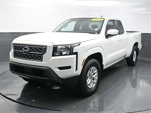 2024 Nissan Frontier SV's photo