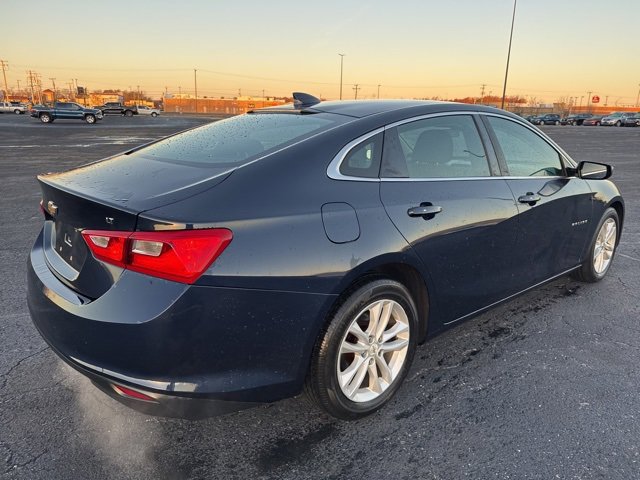 2017 Chevrolet Malibu 1LT photo 4