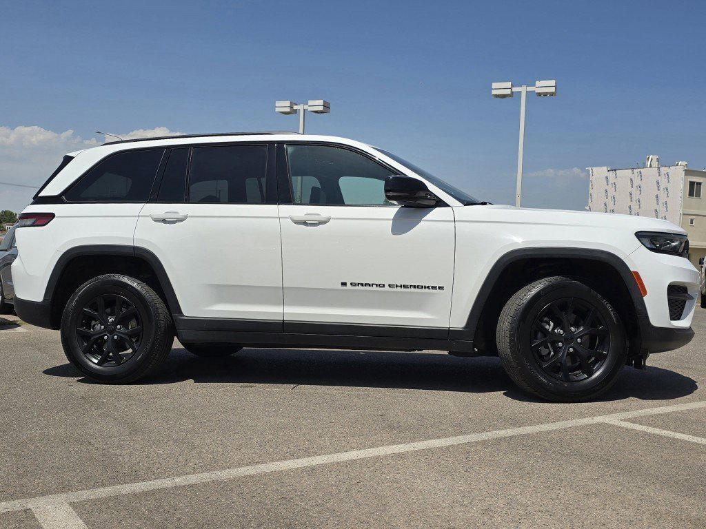 2024 Jeep Grand Cherokee Altitude X photo 3