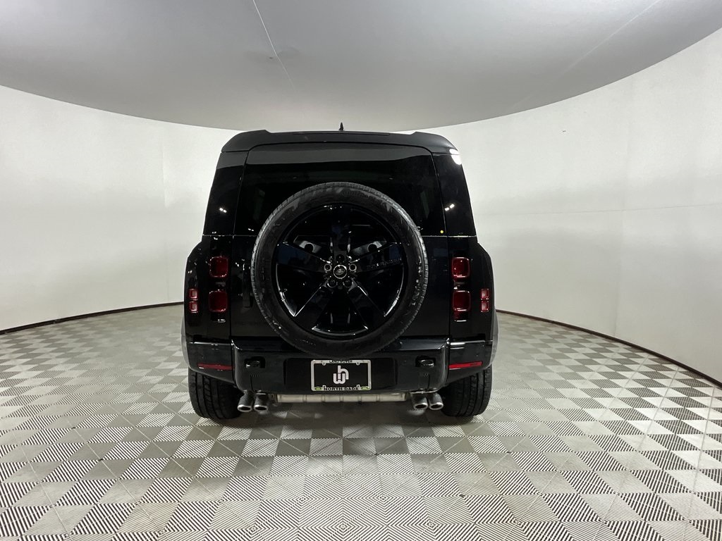 2025 Land Rover Defender 110 X-Dynamic SE photo 4