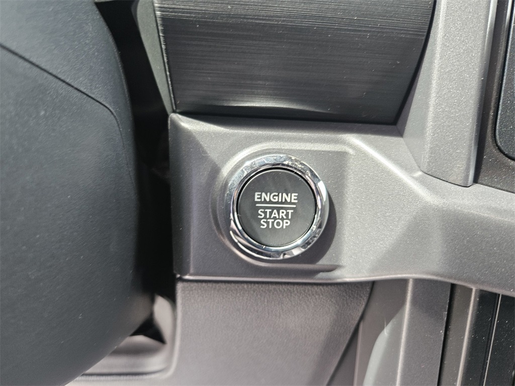 2025 Ford F-150 XLT photo 13