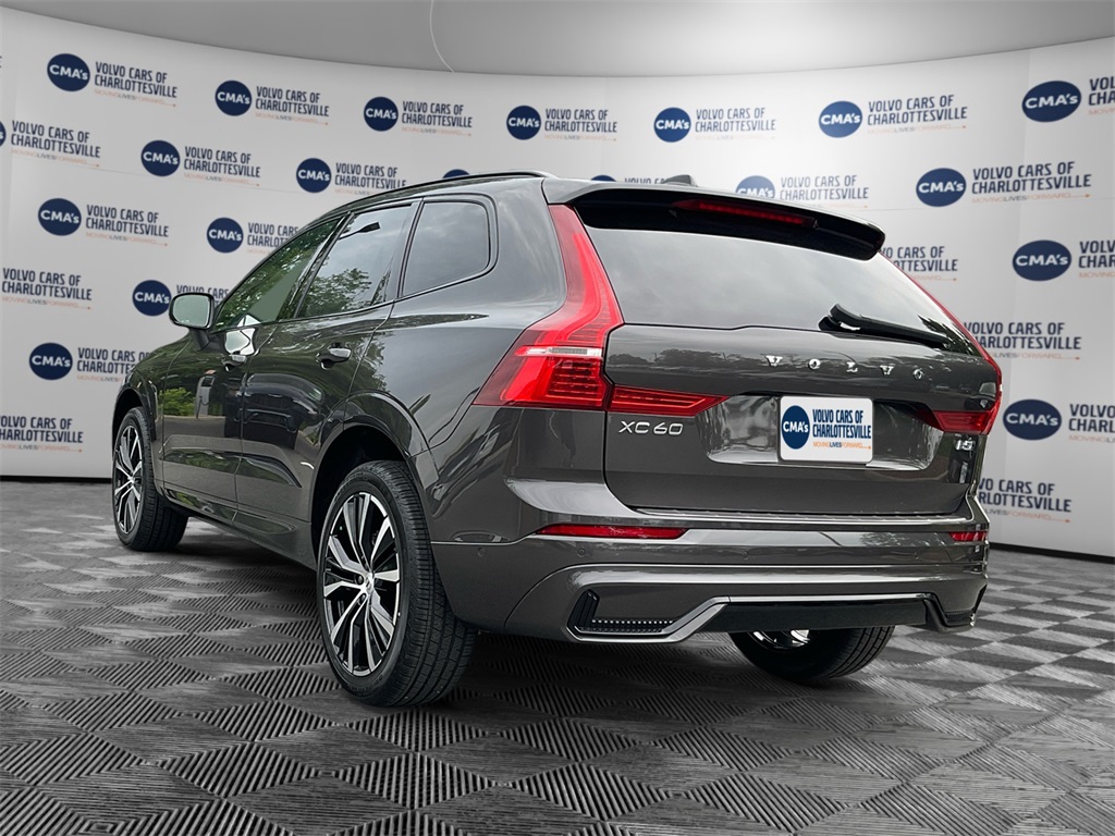 2025 Volvo XC60 B5 Plus photo 2