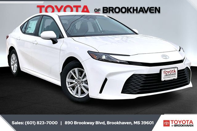 2026 Toyota Camry LE's photo