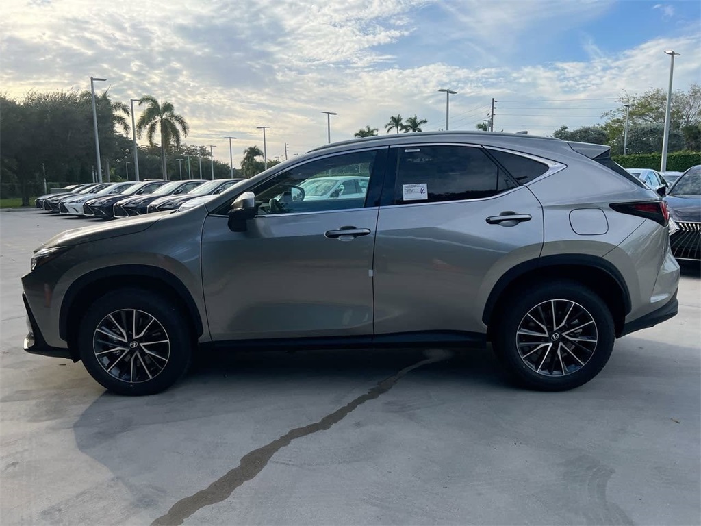 2026 Lexus NX 350 photo 2
